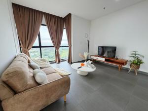 Cream Nest Minimalist 2BR 4 pax Medini Legoland