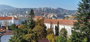 Top floor apartment with great city view