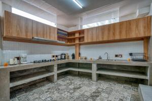 Serene 4BD Tropical Villa 5 Mins to Cemagi Beach!