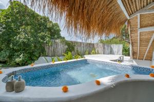 Serene 4BD Tropical Villa 5 Mins to Cemagi Beach!