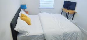 Lovely accomodation with free parking & WiFi