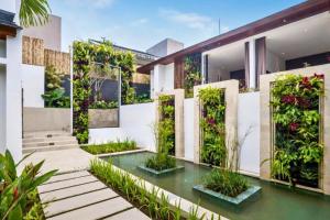 Elara Lush Garden 5 BR Private Pool Villa ZN339