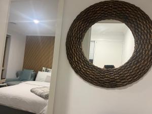 Private Entry Guest Suite- 6 minutes to Airport