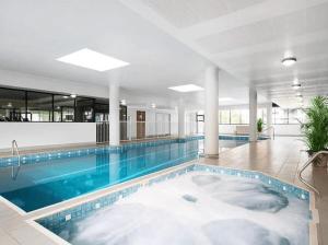 Modern 2BR Apt with Parking Walk to ICC & CBD & Darling Harbour & Chinatown