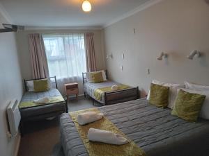 Admiral Motel