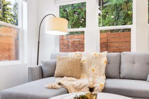 2025 Modern 2BR Home Near Sea-Tac & Boeing