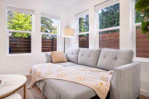 2025 Modern 2BR Home Near Sea-Tac & Boeing
