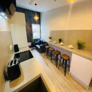 Elegant 4-Bedroom Apartment at Kexgill