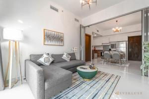 Everluxe Holiday Homes Rental Modern 1BR Intl City