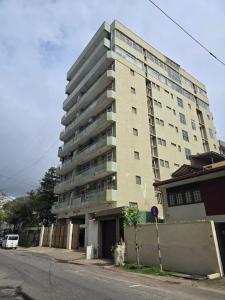 Beachfront City Escape Sunset Balcony AC WiFi