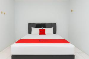 RedDoorz Syariah at Guest House Samira