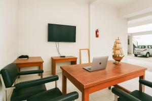 RedDoorz Syariah at Guest House Samira