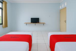 RedDoorz Syariah at Guest House Samira