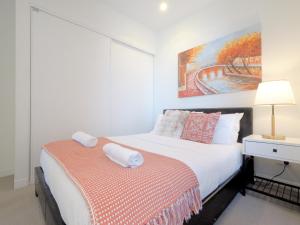 High level on 42th floor 2BR 1BA Balcony Pool