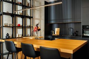 Luxury city center apartment 2- parking included