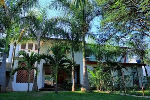 Cozy Studio-Garden Pool Restaurant, 5 mins to CBD