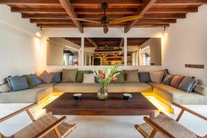 Villa Matisse, Seseh Beach