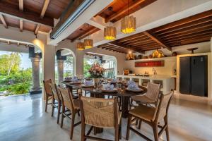 Villa Matisse, Seseh Beach