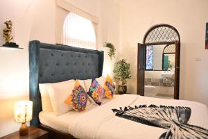GR Stays WHITE HOUSE 4bhk Private Pool Villa in Calangute