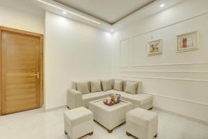 Zinnia 2-BHK Apartment With Common Gaming Zone Near Popular Malls