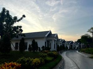 Bách Thảo Ngân Hotel Resort