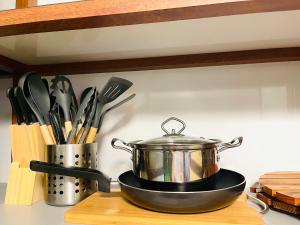 Charming 1BR condo unit Across US Embassy