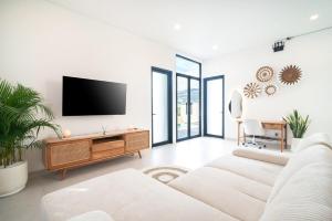 NEW 2 Bed Villa Pererenan Infinity Pool & Ricefield view