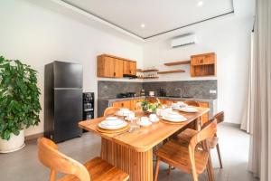 NEW 3BR Villa in Berawa with Private Pool Fast Wi-Fi close to the Beach