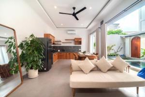 NEW 3BR Villa in Berawa with Private Pool Fast Wi-Fi close to the Beach