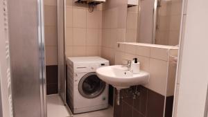 Comfortable 2BR Apartment near Belvedere Palace