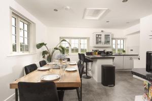 Sunset View - Sea View - Pet Friendly - Free WiFi - Free Parking