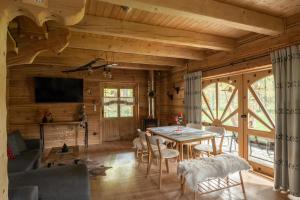 Chata pod Nosalem - Domek z jacuzzi z bala w Zakopanym