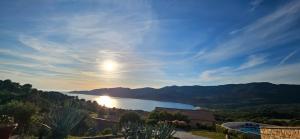 T2 Alba Rossa n 124, Chaleureux vue mer et piscine