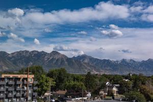 Sugarhouse-1BR 1BA Great Views!