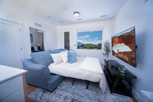 Sugarhouse-1BR 1BA Great Views!