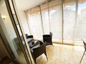 2P renovated apartment, Center, Terrace & Parking