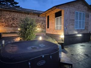 Le petit Château de Sathonat - Horizon Paradis