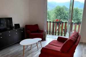 3 Bed - Sleeps 6 - Pets - Mountain Views