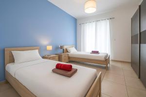 Exclusive Front Sea View 3-BDR Apartment with Pool SV 9