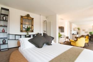 AMETISTA Balcony on the Canal - by Sleep in MURANO