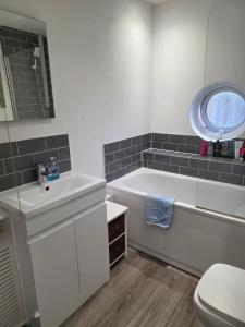 Apartment by the canal in Wick