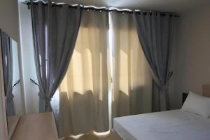 2 Bed Chalet Sleeps 4 Free Parking & Balcony