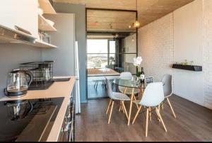 Trendy Woodstock Apartment with Pool & Gym Access