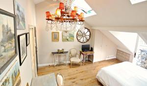 A Penthouse Balcony Esmeralda