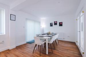 Driveway Stunning 3Bed Home In Sale Sleeps 7