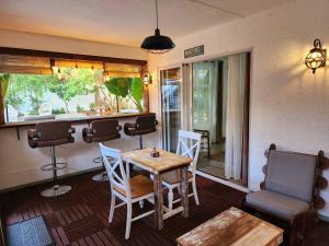 Cozy 1 Bedroom Apt with Pool & 3mins Walk to Beach - TRR4