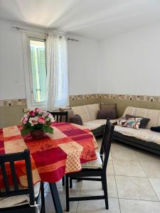 T3 haut de villa avec terrasse à Roquefort-la-Bédoule proche Cassis