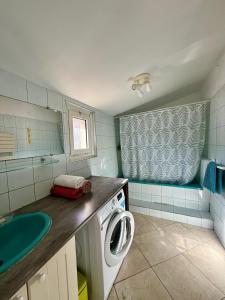T3 haut de villa avec terrasse à Roquefort-la-Bédoule proche Cassis