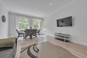 The Knightsbridge Suites