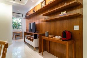 CurtaArpoador: Charmoso, arborizado, 5min praia